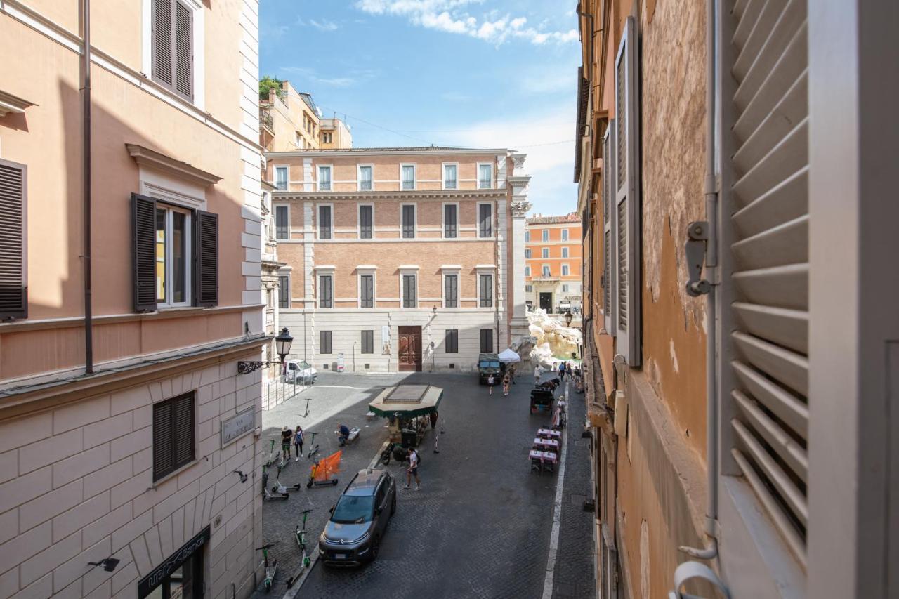 Magenta Collection Crociferi 1, Rome